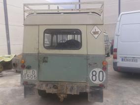 Land Rover 109 Bj 1976 (8).JPG